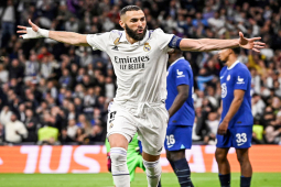 Bóng đá - Benzema sắm vai "hung thần" Ngoại hạng Anh: Gặp là có bàn, chỉ kém Messi