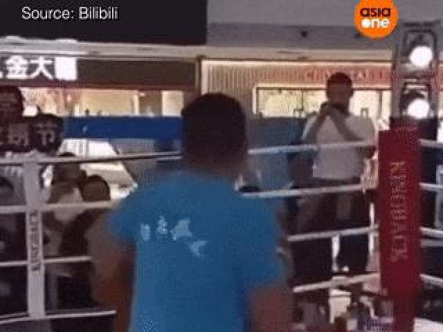 Thể thao - Nhà sư Thiếu Lâm bị võ sĩ nghiệp dư hạ knock-out sau hai đấm, nằm thở dốc xin hàng