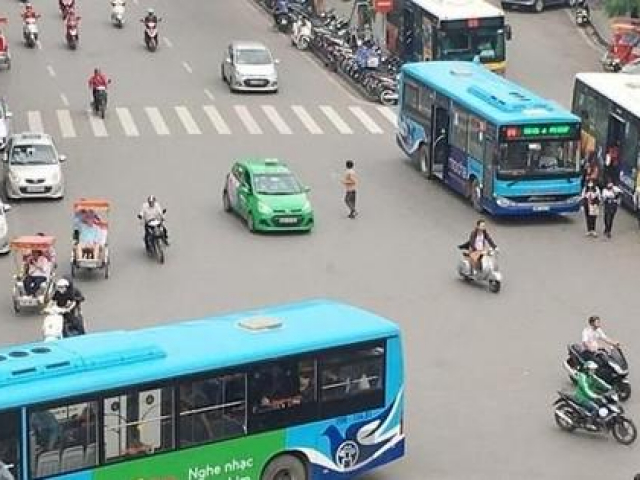 99,91% lượt xe buýt Hà Nội được chấm điểm ‘5 sao’, có chính xác?