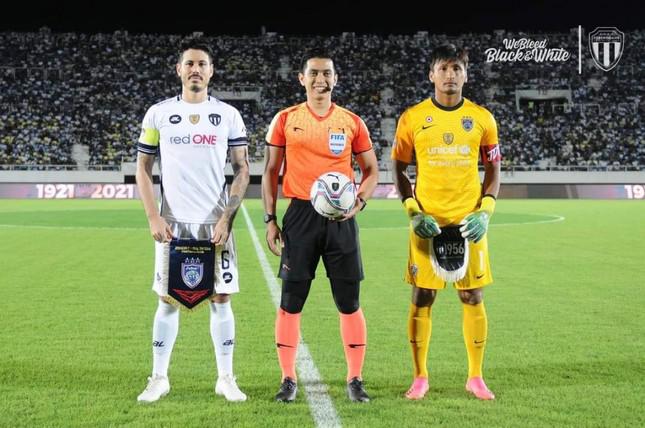 VFF mời trọng tài Malaysia cầm còi trận đấu của CLB TP.HCM ở Night Wolf V-League - 1