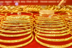 Kinh doanh - Giá vàng hôm nay 14/4: Tăng như vũ bão, chạm đỉnh 13 tháng