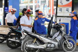 Thị trường - Tiêu dùng - Giá xăng dầu hôm nay 15/4: Đồng loạt tăng khi sản lượng giảm