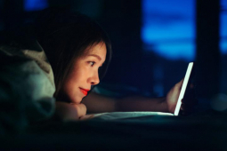 Media - 4 thói quen âm thầm làm hại mắt của bạn