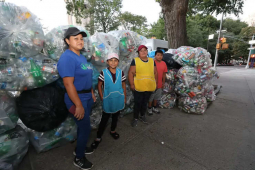 Kinh doanh - Nhặt thứ bỏ đi đầy đường, thu về hơn 20 triệu mỗi ngày