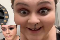 Bạn trẻ - Cuộc sống - Clip: Người phụ nữ "gặp họa" khi trang điểm khiến dân mạng hết hồn