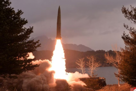 Triều Tiên tuyên bố về loại tên lửa đạn đạo mới, gửi cảnh báo "lạnh gáy" tới các đối thủ