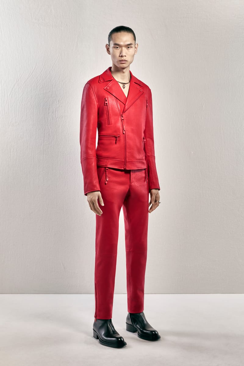 Alexander McQueen lựa chọn trang phục cắt may sắc nét cho Pre-FW23 - 5