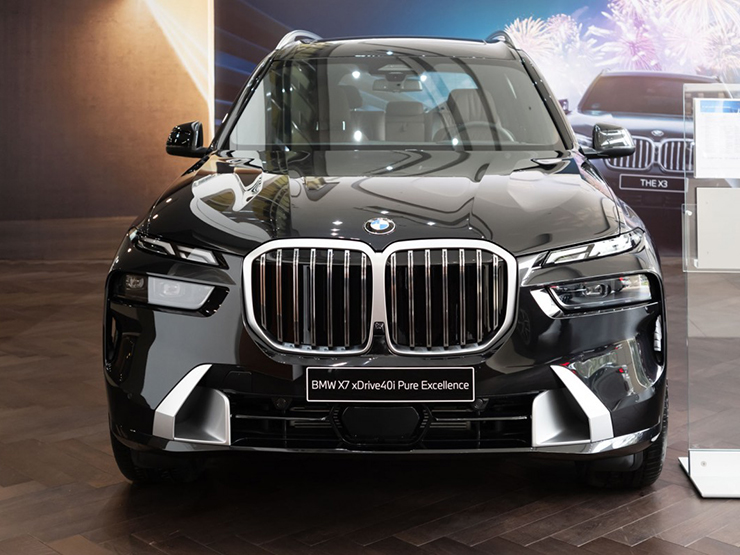 BMW X7 phiên bản nâng cấp mới đầu tiên xuất hiện tại Việt Nam - 3