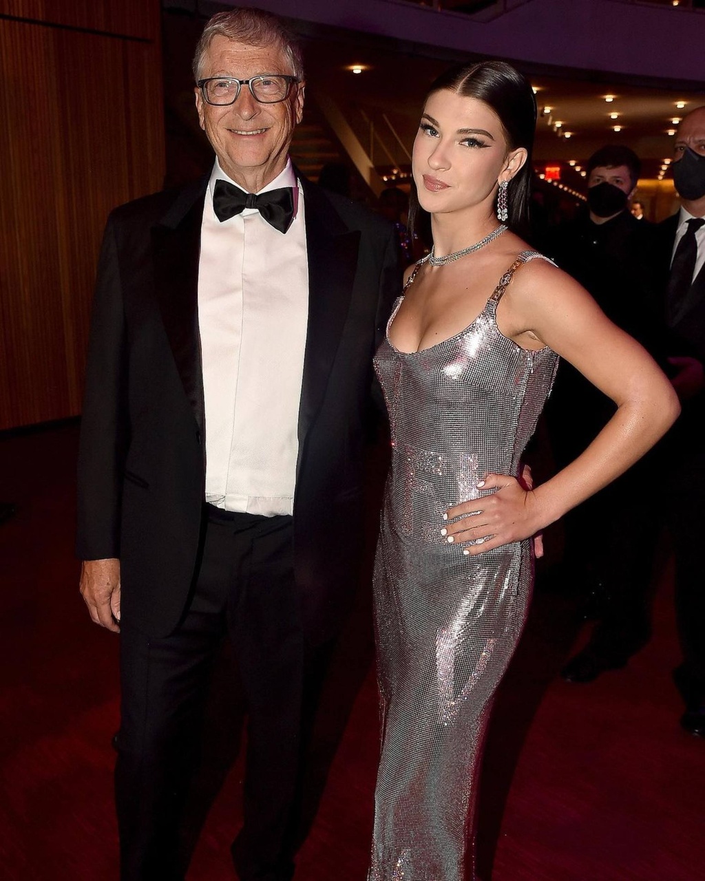 Con gái út của Bill Gates nổi tiếng nhờ chăm mặc hở khoe dáng nóng bỏng - 1