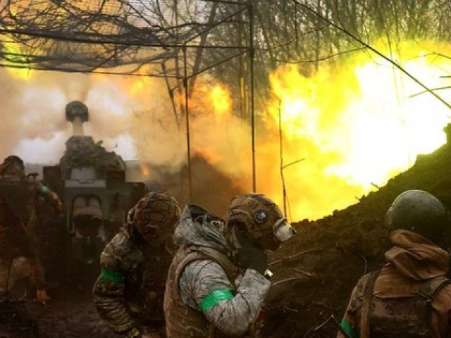 Thế giới - Anh nói Ukraine 'buộc phải rút quân khỏi một số khu vực ở Bakhmut'