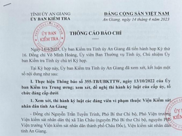 Tin tức trong ngày - Dùng bằng "rởm" để được kết nạp vào Đảng, Phó Chủ tịch huyện "vi phạm rất nghiêm trọng"