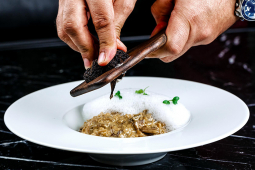 Ẩm thực - Những thực phẩm đắt đỏ nhất thế giới: Cắn 1 miếng "bay" luôn cái iphone