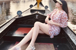 Giải trí - Vợ Phan Văn Đức cùng dàn WAGs "đẹp trông mòn con mắt" khiến chồng mê mệt