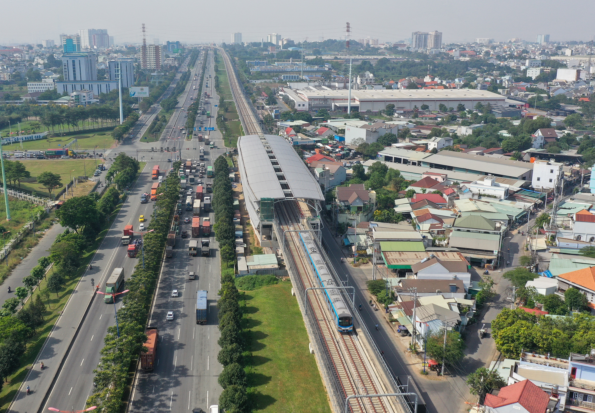 Thủ tướng đi thử nghiệm tàu metro số 1 Bến Thành - Suối Tiên - 9