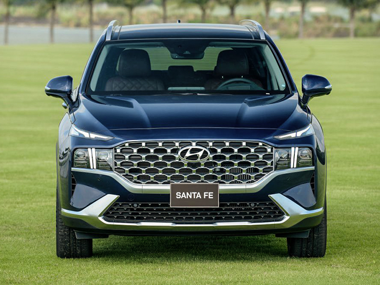 Đánh giá Hyundai SantaFe: Tiện nghi hơn, mạnh mẽ hơn - 4