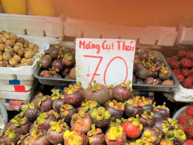 Thị trường - Tiêu dùng - Măng cụt Thái Lan tràn ngập các chợ