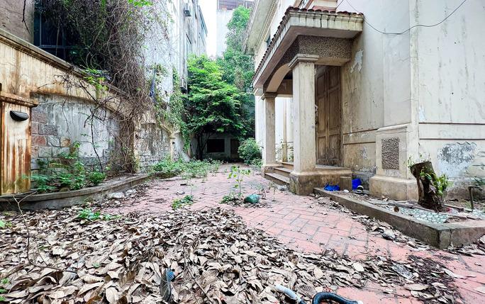 Bên trong cảnh hoang tàn của nhiều biệt thự cũ ở Hà Nội - 6