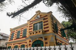 Bên trong ngôi biệt thự đang được tu sửa gây tranh cãi ở Hà Nội