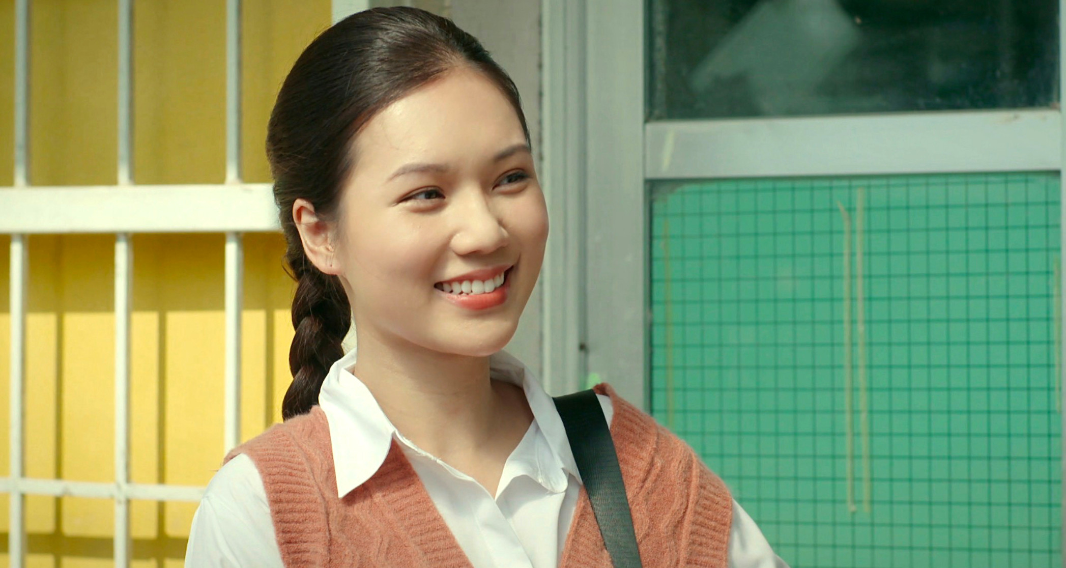 Ngọc Anh trở lại màn ảnh nhỏ với vai diễn cô sinh viên nông nghiệp trong "Gia đình mình vui bất thình lình"