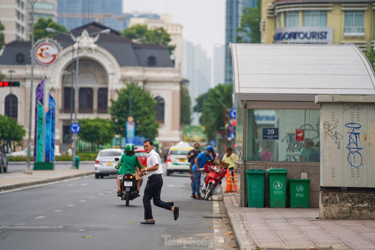 Cận cảnh 5 'khu đất vàng' ở TPHCM sắp đặt nhà vệ sinh công cộng - 8