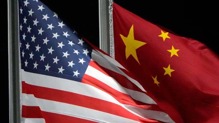 Mỹ và Trung Quốc đứng đầu bảng các nước nợ công - 1