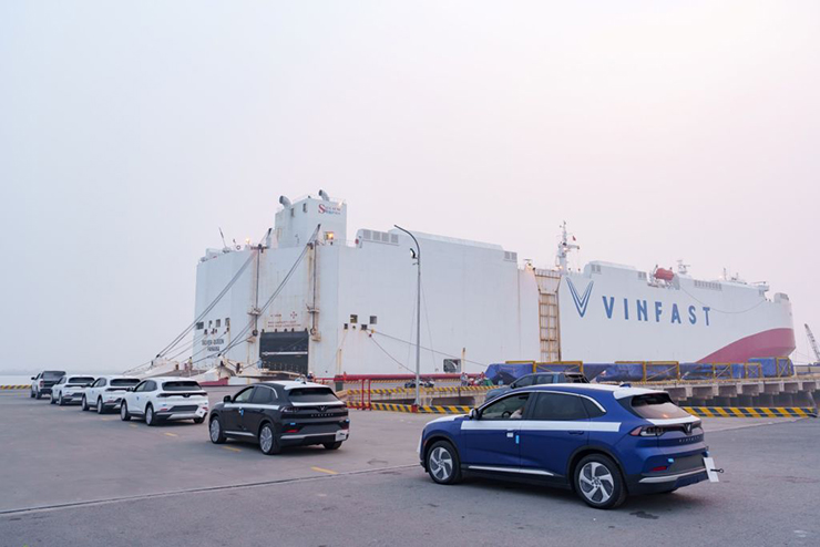 VinFast chính thức xuất cảng lô xe VF 8 thứ hai tới Bắc Mỹ - 4