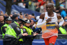 Thể thao - "Vua marathon" Kipchoge thua đau ở Boston: 10 năm mới thua 3 lần