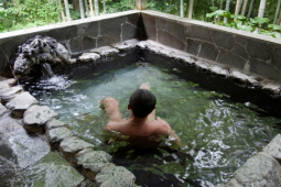 Đàn ông - 7 nghi thức tắm suối nước nóng truyền thống Nhật bản