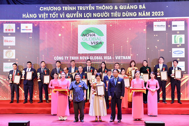 Nova Global Visa - Nhận giải thưởng Top 20 Thương hiệu Vàng Việt Nam 2023 - 1