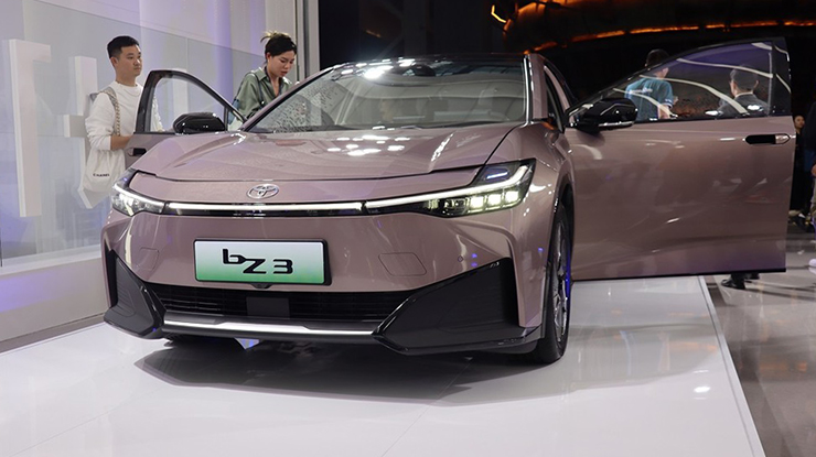Toyota bZ3 chốt giá bán chính thức từ 580 triệu đồng - 1