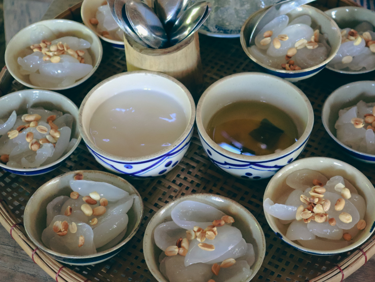 Món chè dừa nước