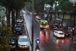 Sau vụ hàng loạt ô tô bị chọc thủng lốp, vỉa hè cạnh chung cư HH Linh Đàm giờ thế nào?