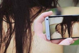 Pháp luật - Cô gái ngậm quả đắng vì thế chấp "ảnh nóng" để vay nóng