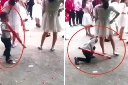 Bạn trẻ - Cuộc sống - Lén đi theo con trai, người cha sốc khi thấy hành động của con