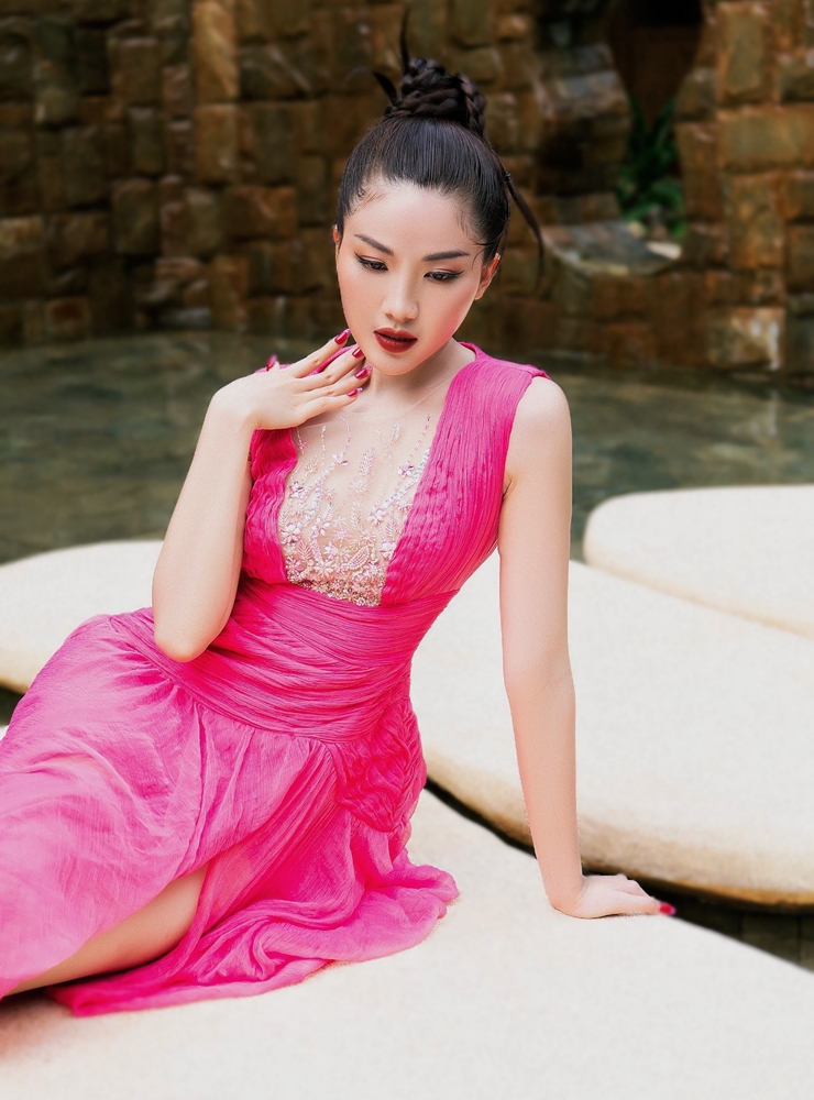 Lương Thanh khoe nét yêu kiều với loạt váy dạ hội - 6