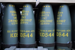 Báo Hàn: Mỹ vay Hàn Quốc 500.000 đạn pháo