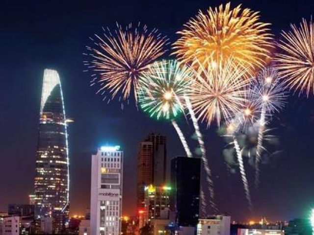 Tin tức trong ngày - TPHCM bắn pháo hoa tại 2 điểm vào tối 30/4