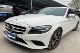 Thị trường - Tiêu dùng - Nóng tuần qua: Ngân hàng đua nhau thanh lý loạt ô tô hạng sang với giá rẻ