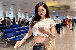 Đời sống Showbiz - Con dâu tỷ phú Hoàng Kiều lên đồ trẻ trung, khoe eo thon "sáng bừng" một góc sân bay