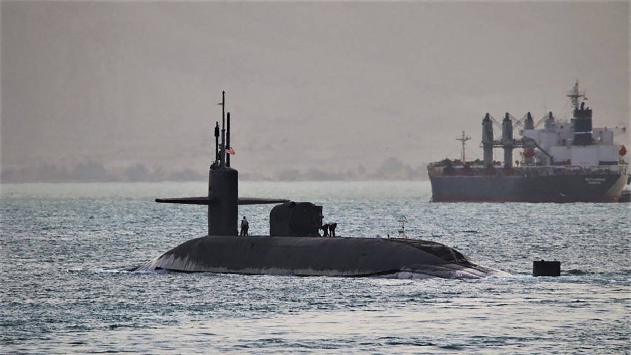 Tàu ngầm hạt nhân USS Florida của Mỹ đi qua kênh đào Suez để tới Biển Đỏ vào ngày 7/4/2023.