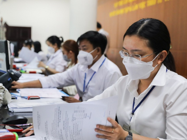 Tin tức trong ngày - Nhiều khoản phụ cấp của cán bộ công chức sắp tăng