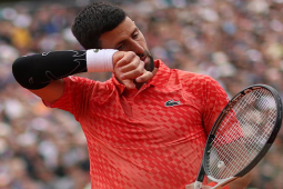 Djokovic thua sốc: Tự trách bỏ lỡ nhiều cơ hội, nói điều khiến fan lo lắng