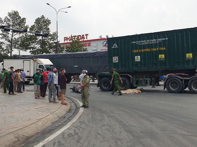 Trên đường đi phỏng vấn xin việc, 2 thanh niên bị tai nạn giao thông - 2