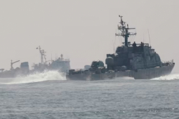 Tàu hải quân Hàn Quốc bắn 10 phát cảnh cáo tàu Triều Tiên, va chạm với tàu cá TQ