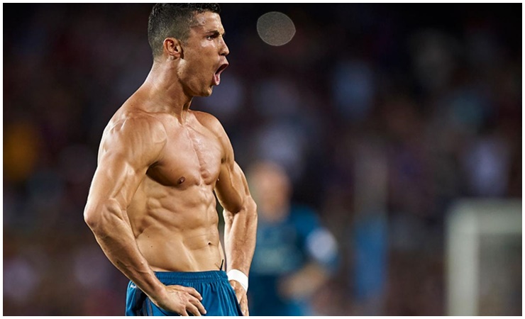 Nhiều đồng đội cũng tỏ ra ganh tỵ khi Cristiano Ronaldo sở hữu body cường tráng như vậy.
