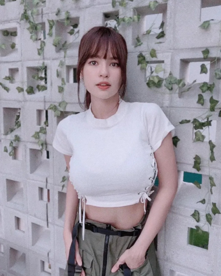 Mỹ nhân lai "3 dòng máu" mê bóng rổ, hóa "thần tượng mạng" ở Malaysia - 10