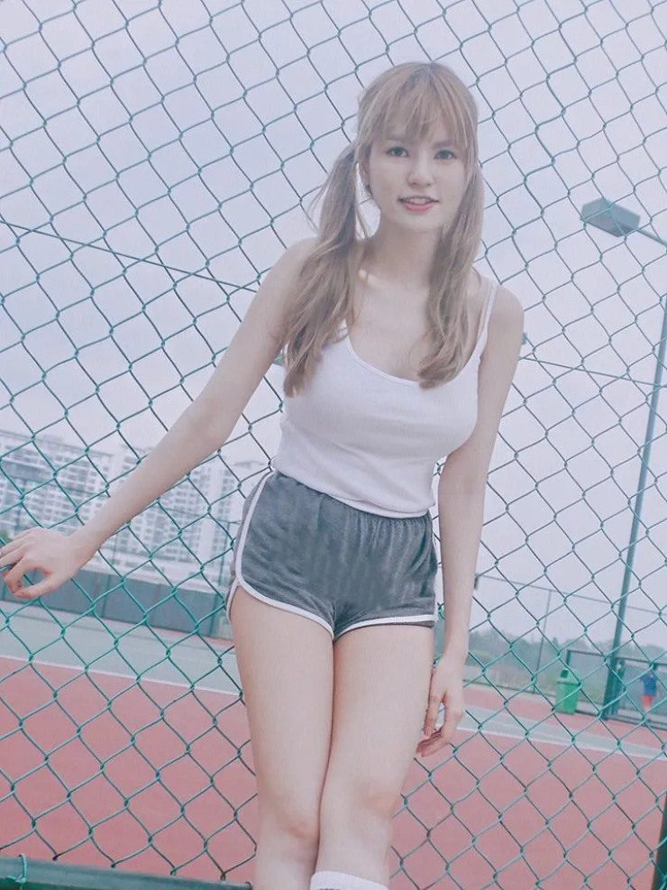 Mỹ nhân lai "3 dòng máu" mê bóng rổ, hóa "thần tượng mạng" ở Malaysia - 14