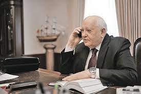 M.Gorbachev còn đeo đồng hồ Montblanc