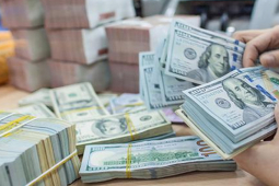 Kinh doanh - Tỷ giá USD hôm nay 24/4: Tiếp tục lao dốc phiên đầu tuần