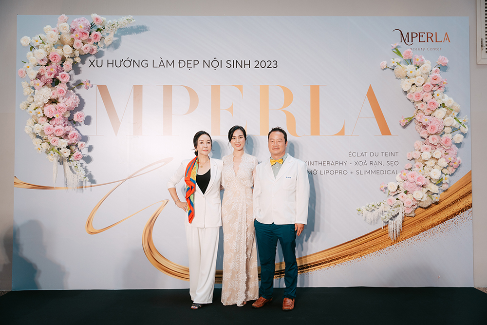 Giám đốc KBeauty&nbsp;chi nhánh Việt Nam Shin Seo An, CEO Mperla My Vũ và Viện trưởng BV Hàn Quốc Seoul UK Jin (từ trái qua phải)